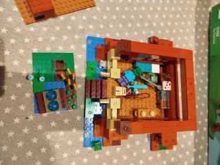 Lego Minecraft 21256