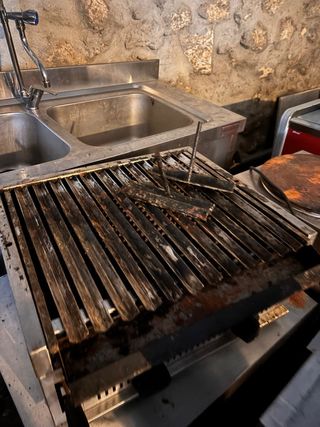 Parrilla Piedra Volcánica 70cm
