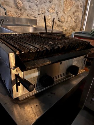 Parrilla Piedra Volcánica 70cm