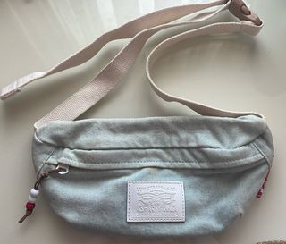 RIÑONERA LEVI’S VAQUERA AZUL