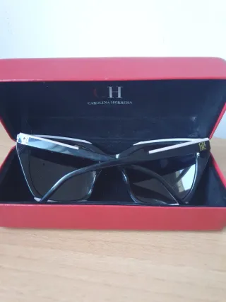 Gafas de Sol Carolina Herrera Negras y Rosas