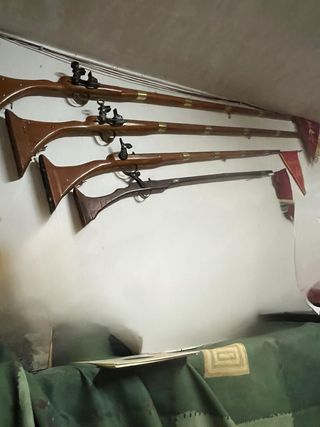 Réplicas de espingardas antiguas