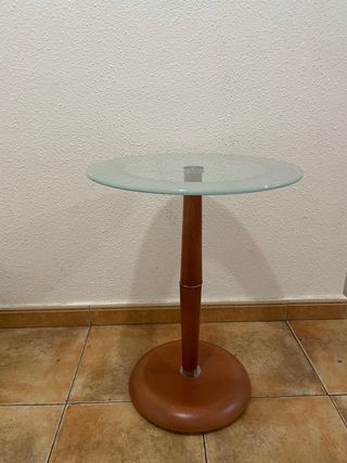 Mesa auxiliar cristal y madera