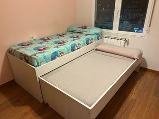 Letto estraibile con scrivania inclusa e materassi 