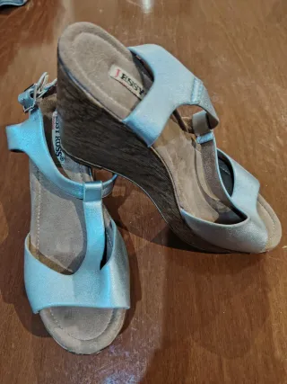 Sandalias cuña Jessy Ross plateadas