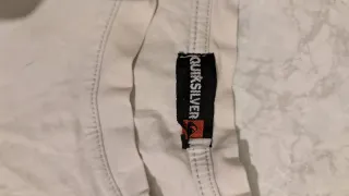 Blusa / Tshirt creme simples da quiksilver
