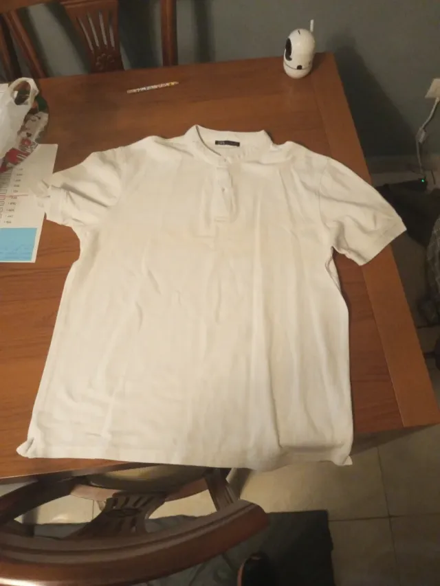 Camiseta blanca cuello mao