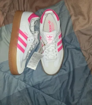 Scarpe Adidas Samba bianche e rosa