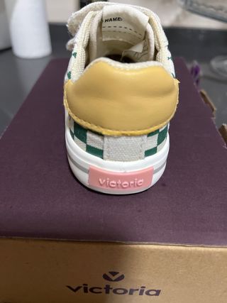 Zapatillas Victoria bebé niño