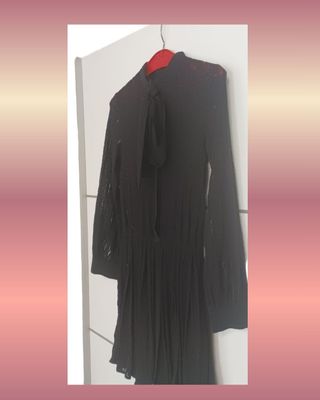 Vestido Zara negro lazo y plisado