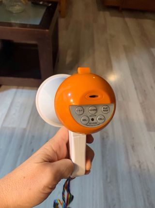 Mini megáfono naranja y blanco