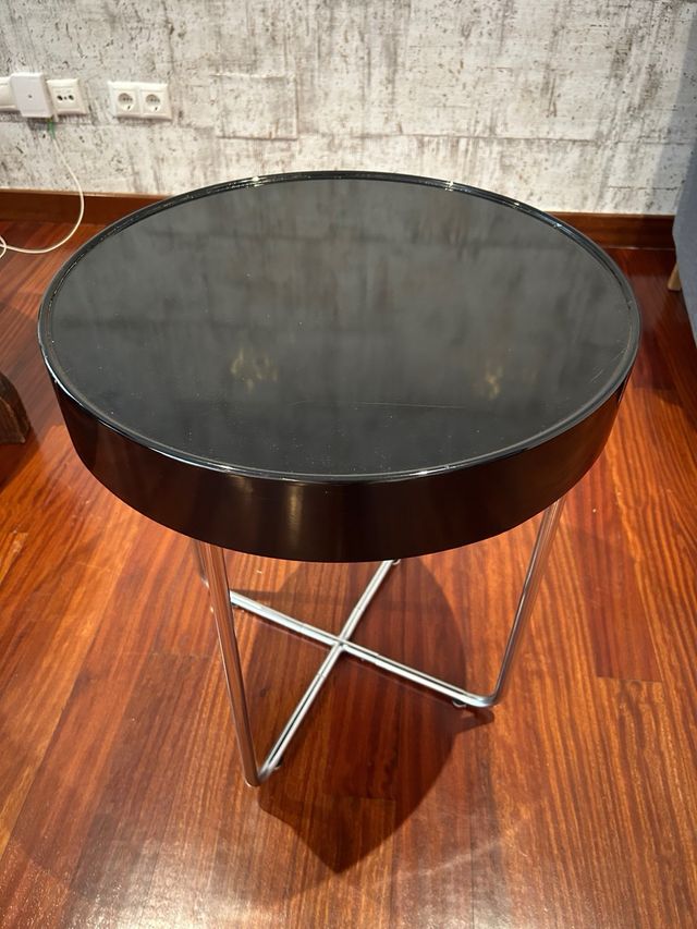 Mesa auxiliar redonda negra 