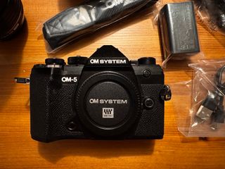 Cámara OM System OM-5