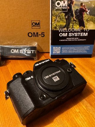 Cámara OM System OM-5