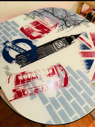 Mesa y 4 Sillas Diseño Londres