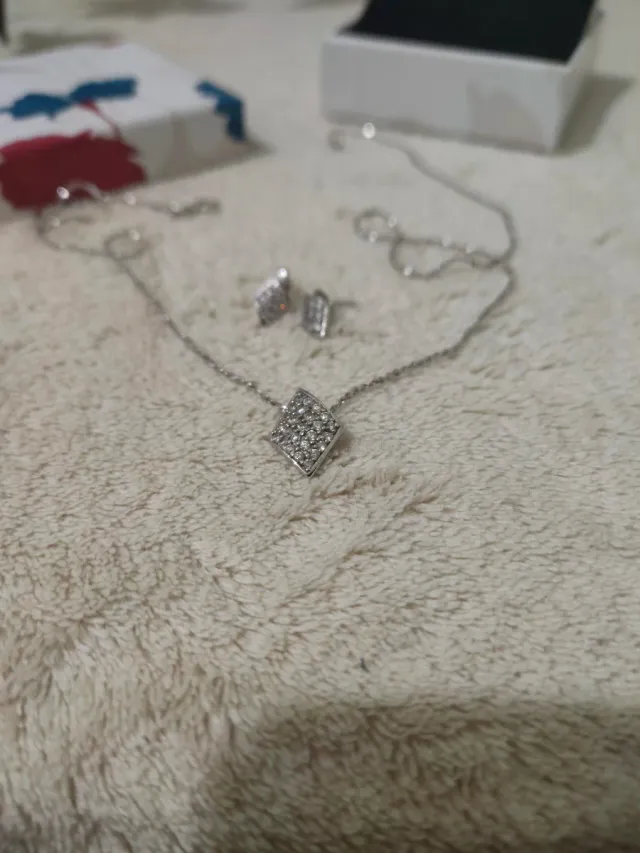 Conjunto Plata Collar y Pendientes