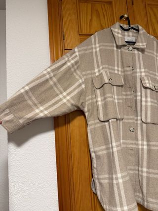Chaqueta cuadros Pull&Bear beige
