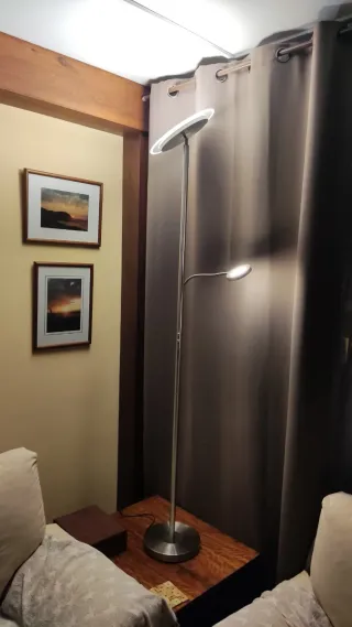Lámpara de pie LED táctil regulable