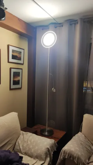 Lámpara de pie LED táctil regulable