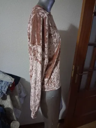Camiseta rosa aterciopelada manga larga