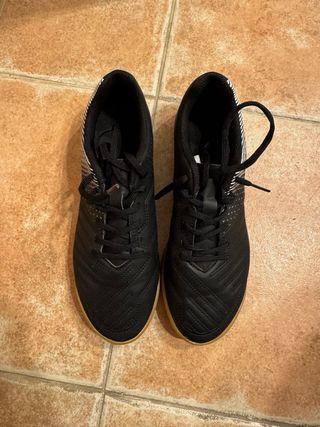 Zapatillas fútbol sala Decathlon negras