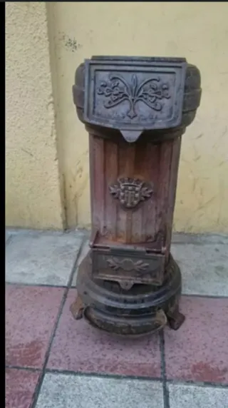 Salamandra antiga em ferro fundido