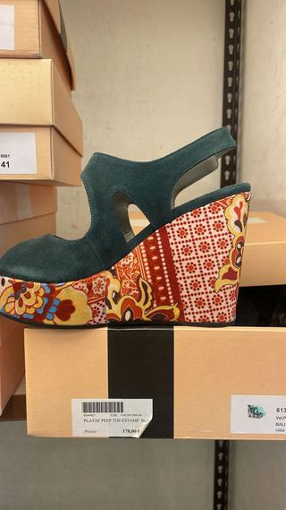 Zapatos de piel stock 