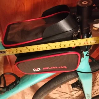 Bolsa manillar bici con pantalla táctil