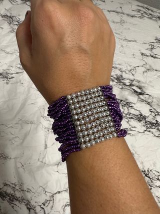 Pulsera elástica morada y plateada