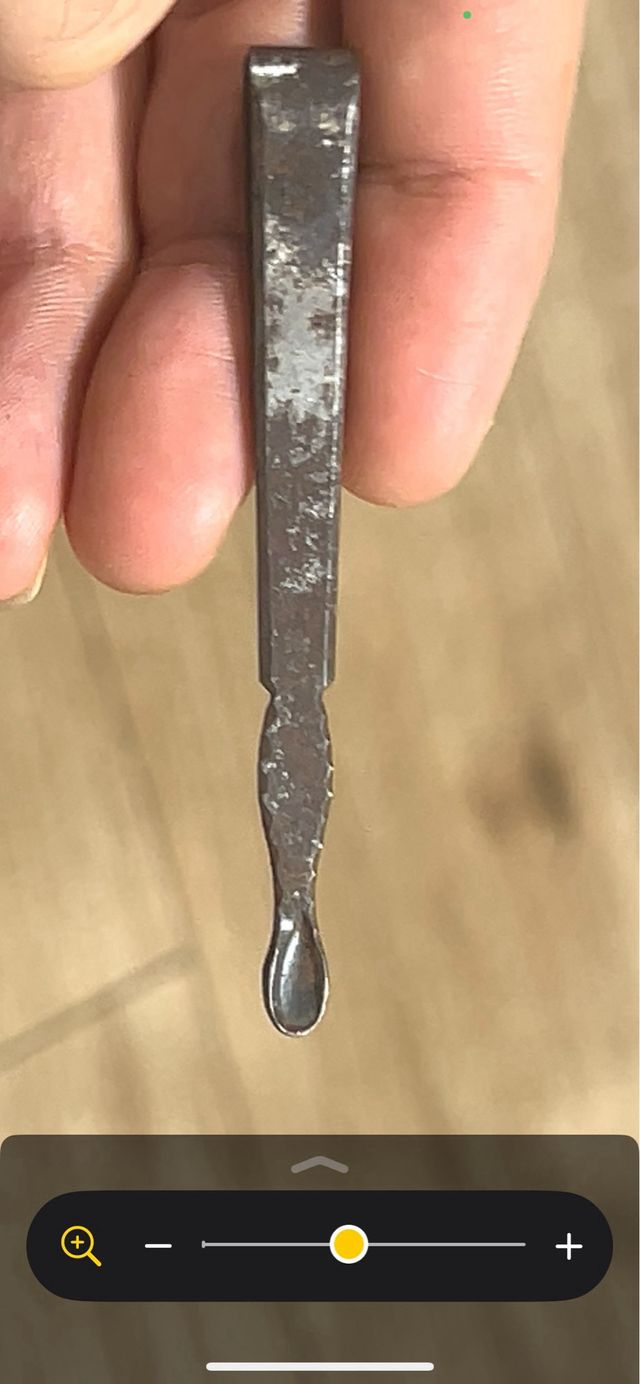 Herramienta antigua multiusos