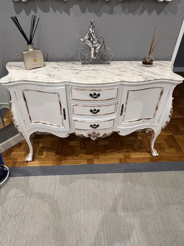 Espejo y aparador de madera y mármol