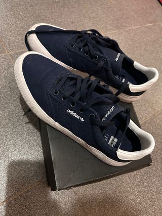 Zapatillas Adidas 3mc Azul Marino
Talla 41 1/3