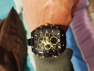 Reloj Negro y Dorado Hombre