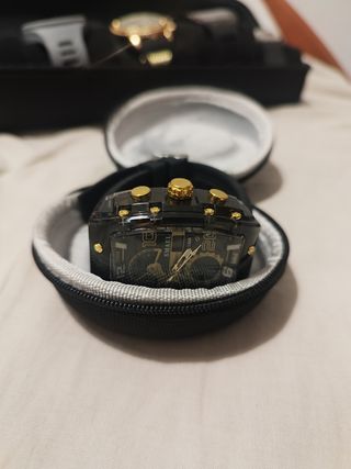 Reloj Negro y Dorado Hombre