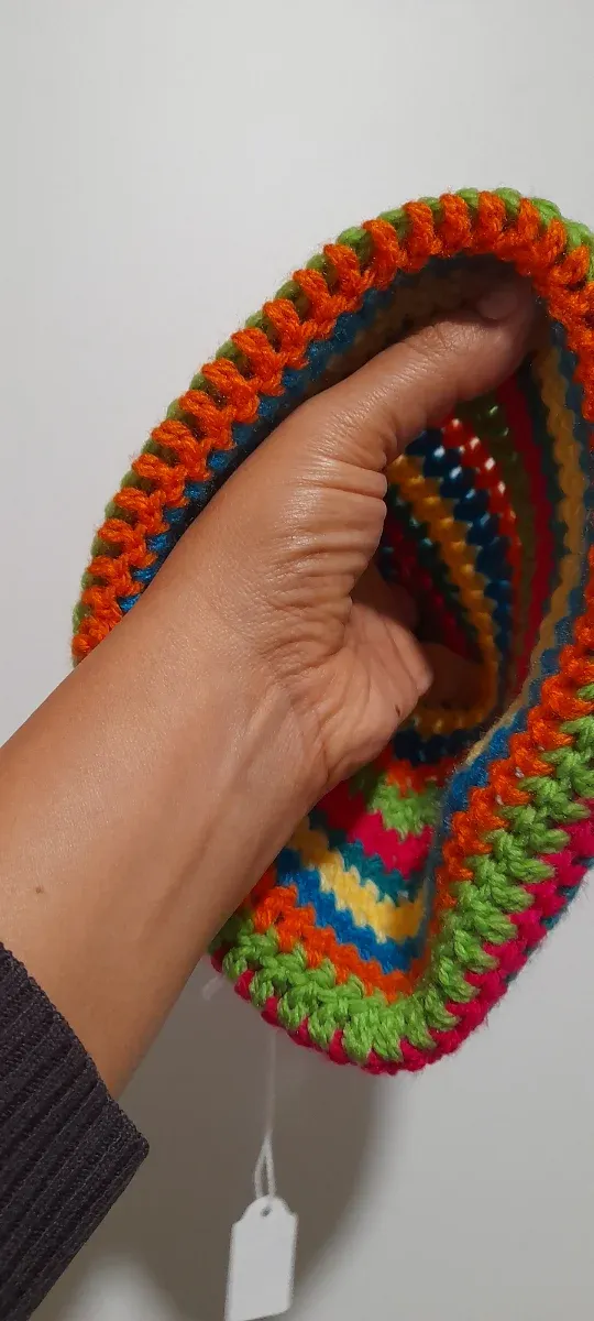 Gorro de bebé tejido multicolor