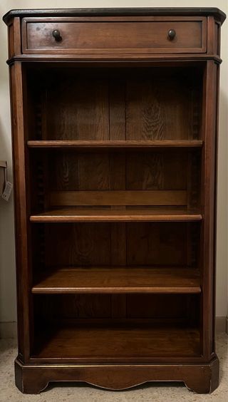 Estantería de madera maciza