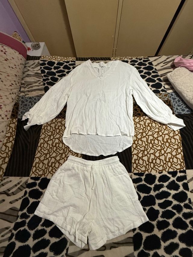 Conjunto blanco de dos piezas