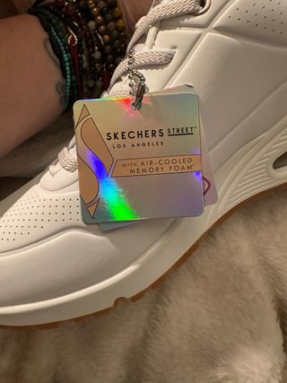 Zapatillas Skechers Blancas y Doradas Nuevas