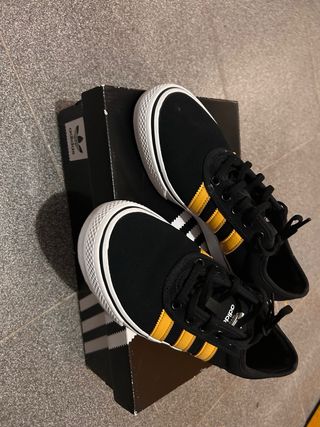 Zapatillas Adidas 
Talla 40 2/3