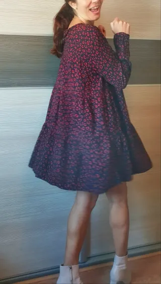 Vestido estampado Zara negro y rojo, talla S