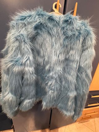Pelliccia eco Bershka azzurra