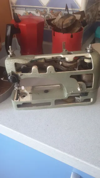 Máquina de coser antigua