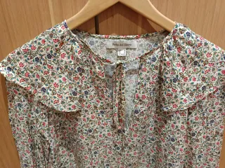 Blusa romántica floral talla 38