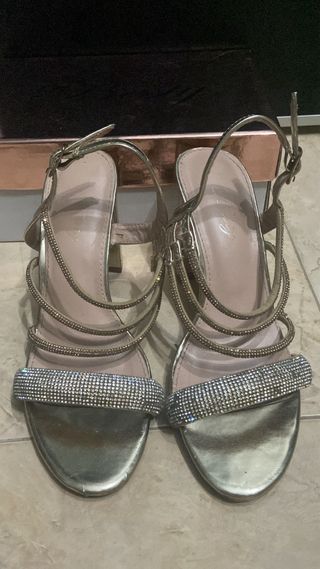 Tacones Dorados Brillantes