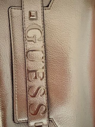 Bolso Guess plateado