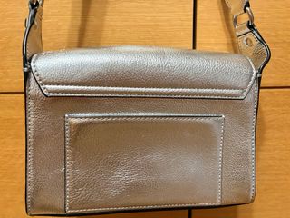 Bolso Guess plateado