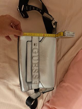 Bolso Guess plateado