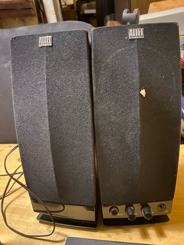 Lote 3 Electrónica: Altec, CAD, Kneissel