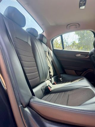 Alfa Romeo Giulia 2.2D 180 CV 2016 – Negro metaliz