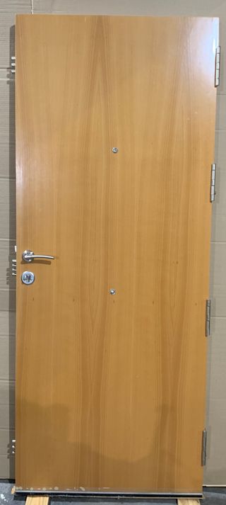 Puerta blindada de calidad, abre izq. Ref: HN